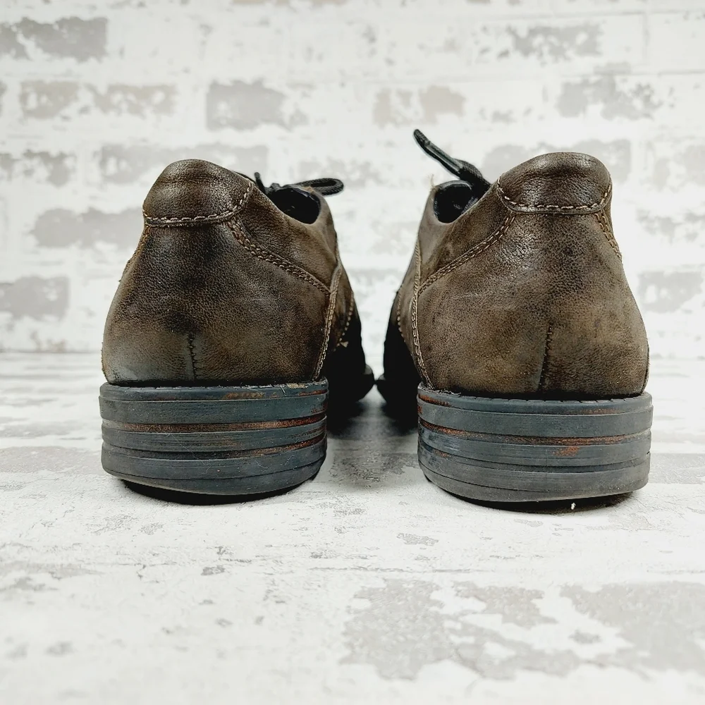 Clarks Denton Dane Brown Nubuck Wingtip Lace Up Oxfords E642